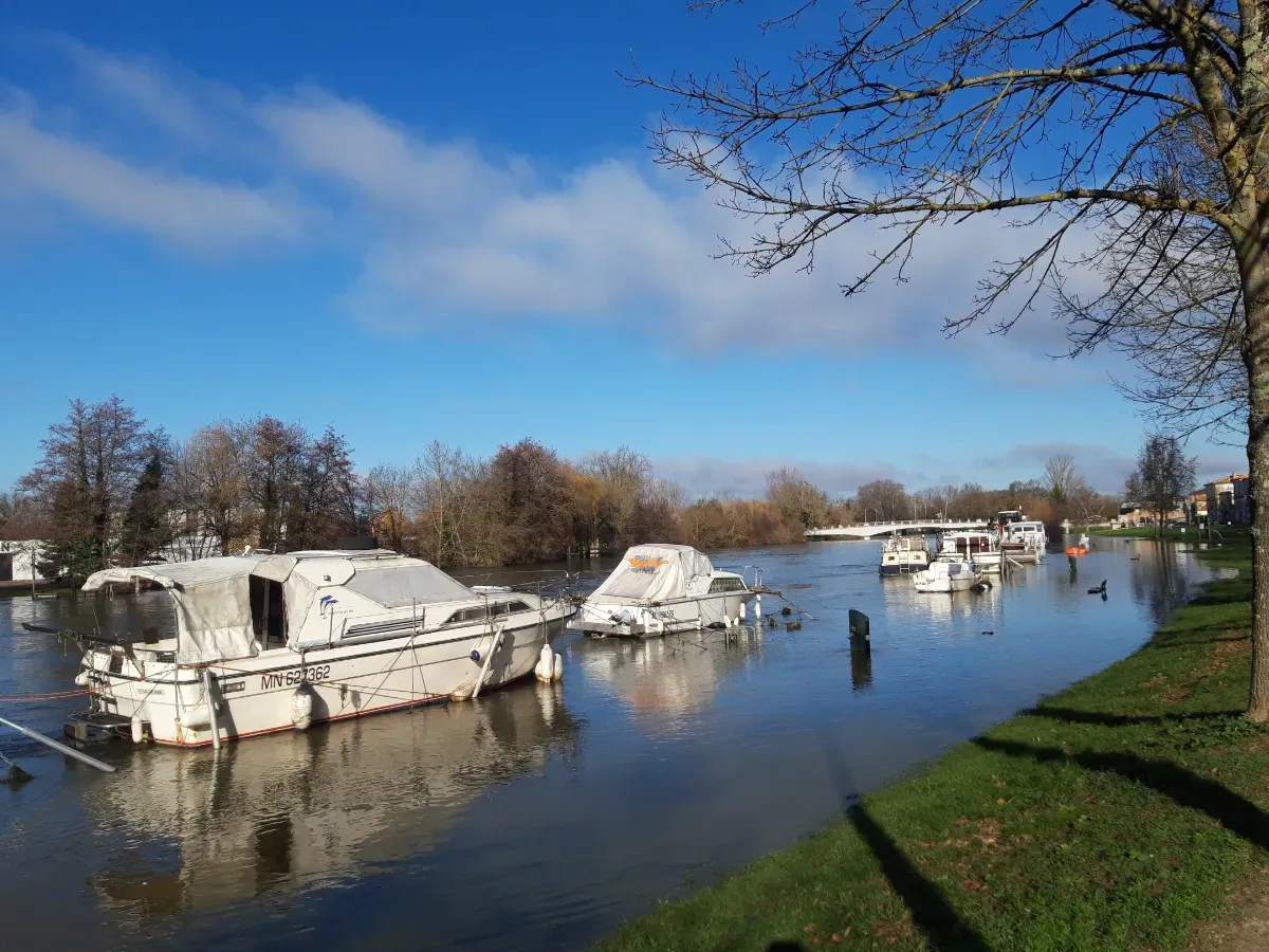 Inondations 2023 - La Charente à Montignac