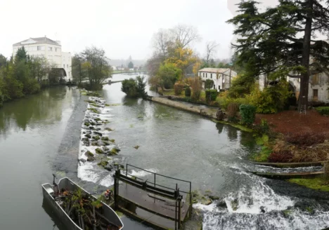 Moulins - Panorama aval Pontouvre